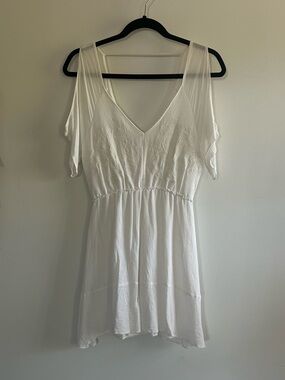 Zara Trafaluc White Embroidered V-Neck Mini Dress Small